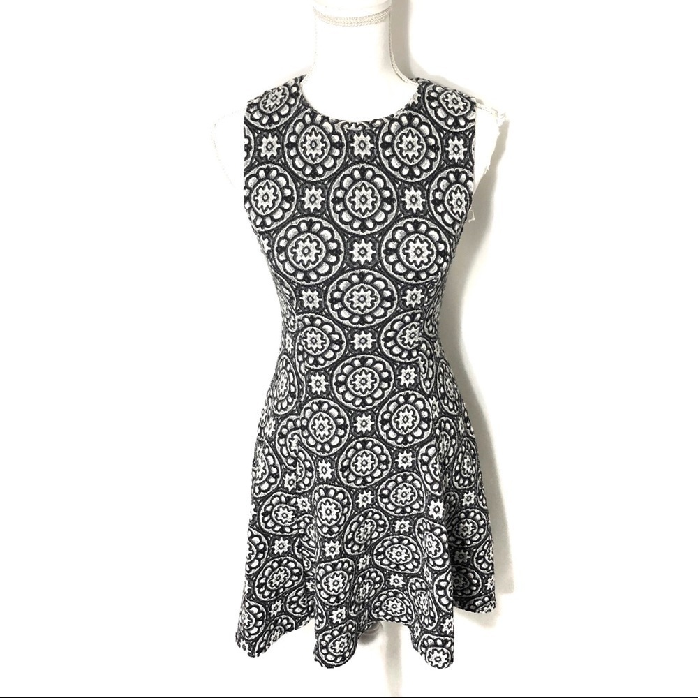 Dex Fit & Flare Dress Medium Black White Floral
